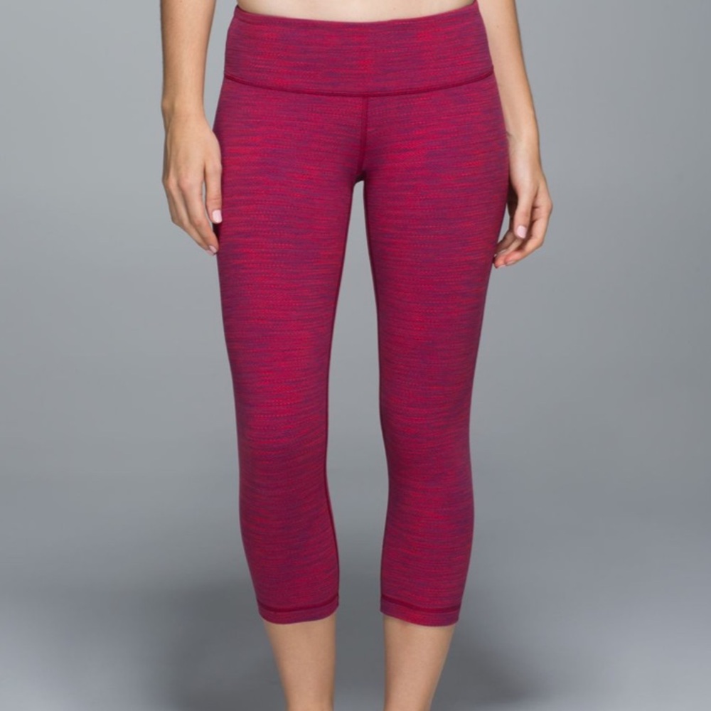 Lululemon Wunder Under
Diamond Jacquard Space Dye Bumble Berry Flaming Tomato